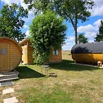 Peenehof Koeppen - & Schlaffaesser Apartamento Jordenstorf