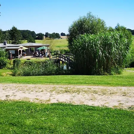 Peenehof Koeppen - & Schlaffaesser * Jordenstorf