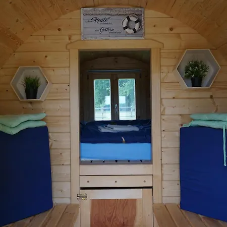 Peenehof Koeppen - & Schlaffaesser *