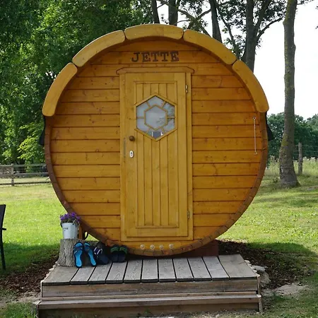Peenehof Köppen - Ferienwohnungen&schlaffässer Jordenstorf