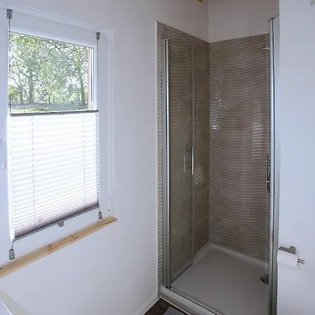 Peenehof Koeppen - & Schlaffaesser * Jordenstorf