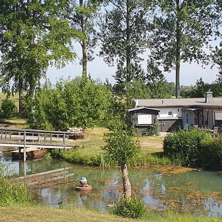 Apartment Peenehof Köppen - Ferienwohnungen&schlaffässer