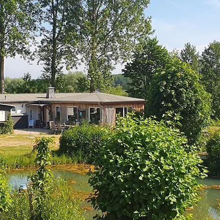 Peenehof Köppen - Ferienwohnungen&schlaffässer Apartment *