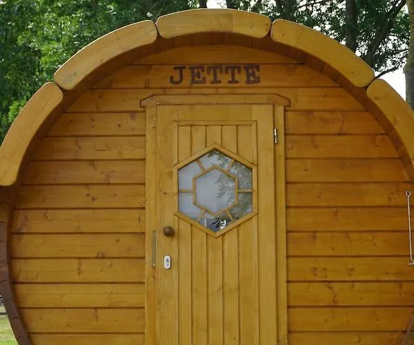 Peenehof Koeppen - & Schlaffaesser * Jordenstorf