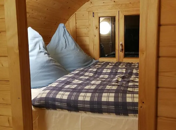 Peenehof Koeppen - & Schlaffaesser * Jordenstorf