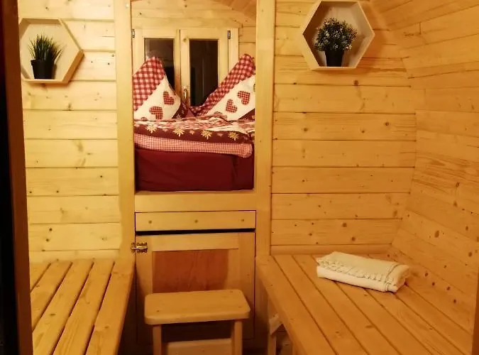 Peenehof Koeppen - & Schlaffaesser *