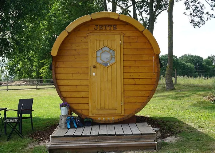 Peenehof Koeppen - & Schlaffaesser Jordenstorf