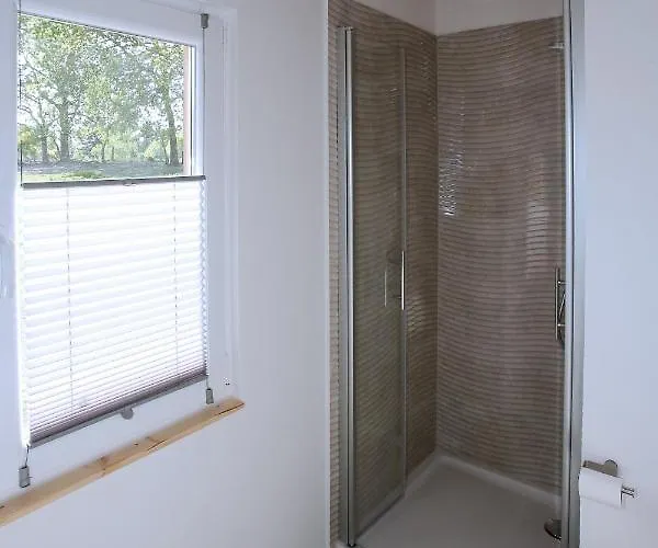 Peenehof Koeppen - & Schlaffaesser * Jordenstorf