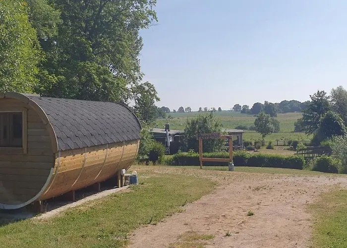 Peenehof Koeppen - & Schlaffaesser *